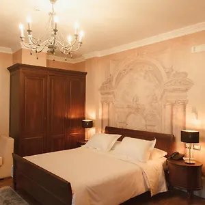 Boutique 8 Albania